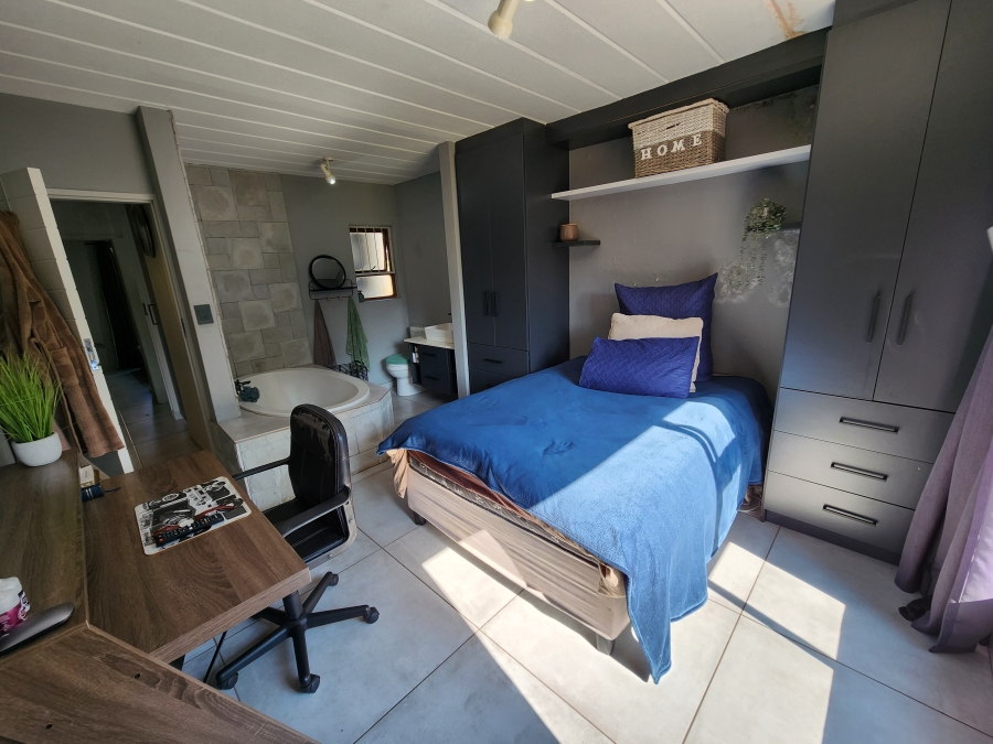 2 Bedroom Property for Sale in Antiqua Bay Free State